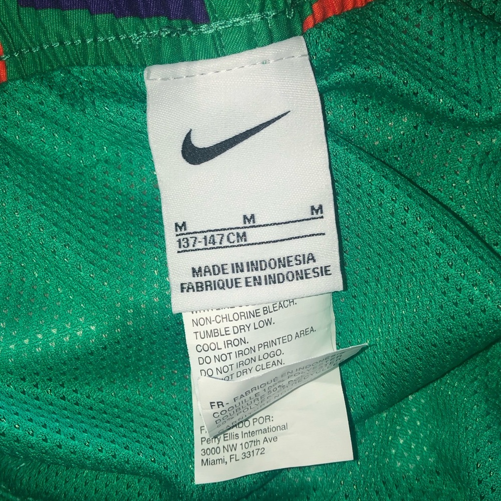 Boys Nike Logo Swimsuit, Size M - Picture 5 of 6